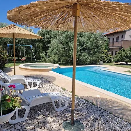 Апартаменти Sabi Relax Zone - Pool & Jacuzzi *
