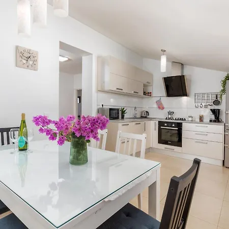 Sabi Relax Zone - Pool & Jacuzzi