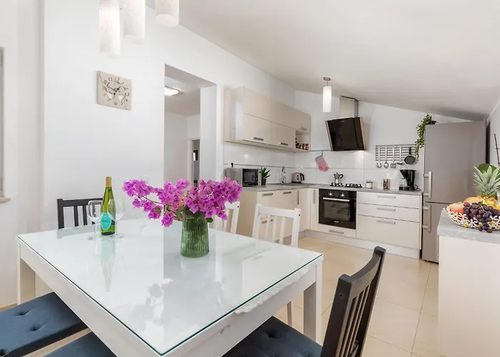 Sabi Relax Zone - Pool & Jacuzzi